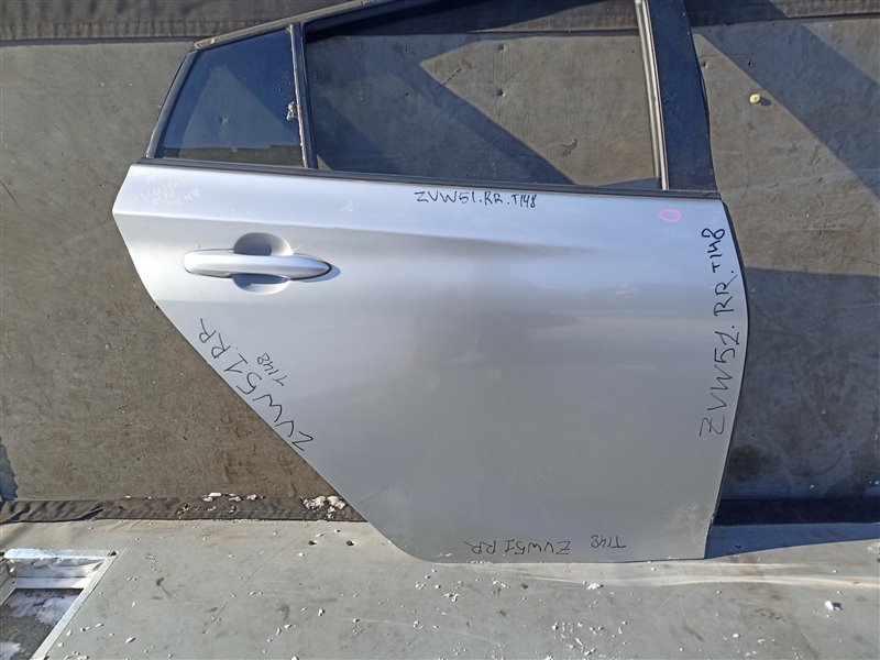 Дверь TOYOTA PRIUS ZVW50 задняя правая (б/у)