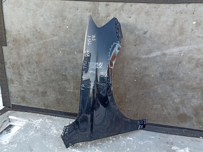 Крыло VOLKSWAGEN PASSAT B7 переднее правое (б/у)