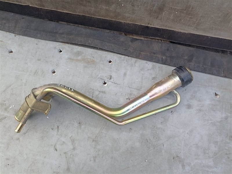 Горловина топливного бака TOYOTA CAMI J122E K3-VE (б/у)