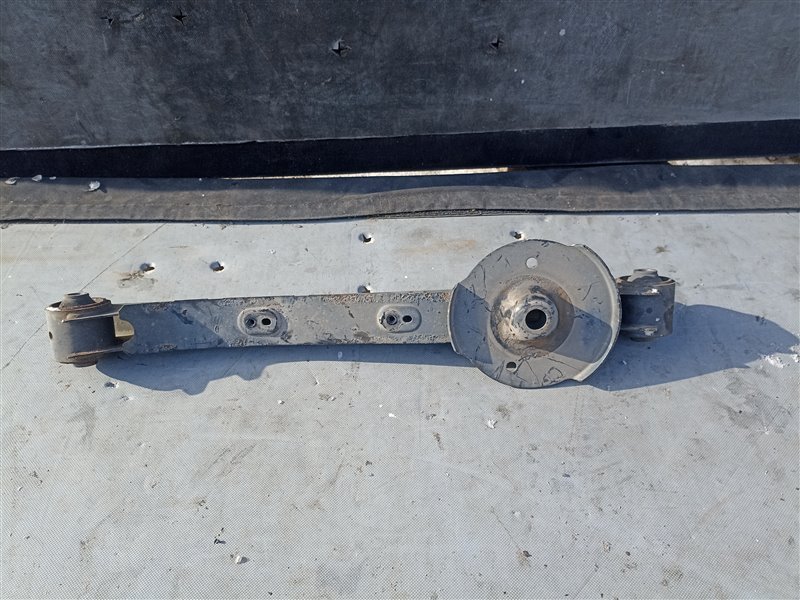 Рычаг TOYOTA RUSH J200E задний левый (б/у)