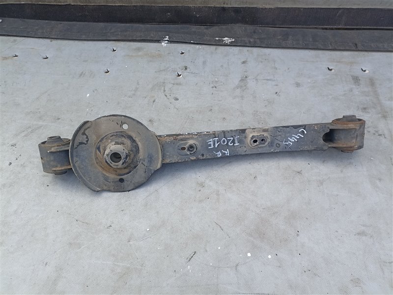 Рычаг TOYOTA RUSH J200E задний правый (б/у)