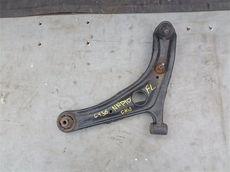 Рычаг TOYOTA PORTE NNP10 передний левый (б/у)