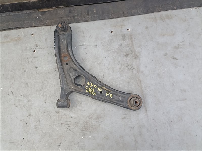 Рычаг TOYOTA PORTE NNP10 передний правый (б/у)