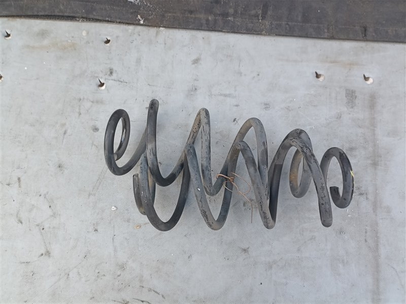 Пружина TOYOTA RUSH J210E 3SZ-VE задняя (б/у)