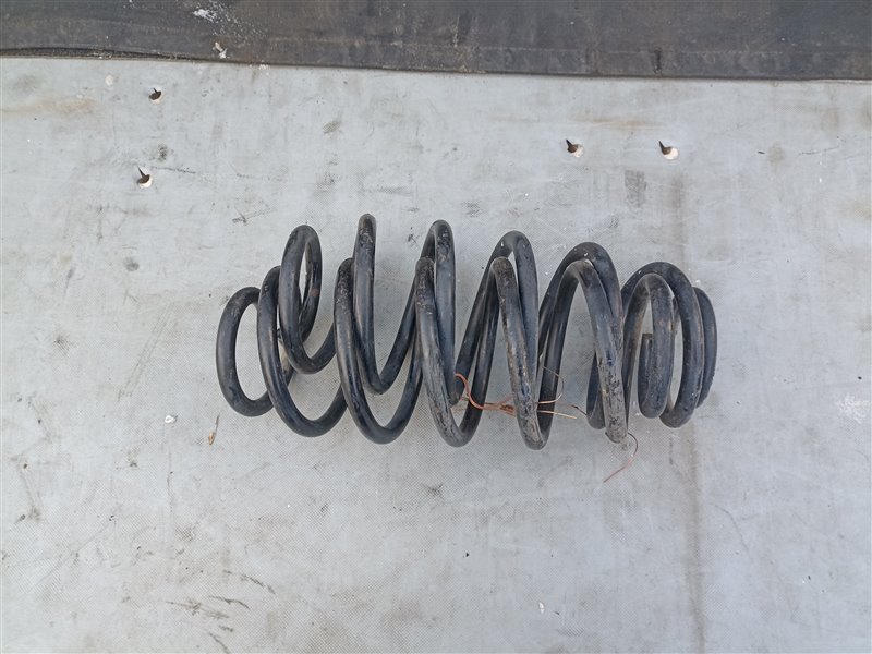 Пружина TOYOTA PORTE NNP10 2NZ-FE задняя (б/у)