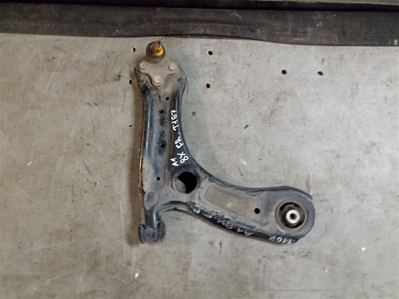 Рычаг AUDI A1 8X1 передний правый (б/у)