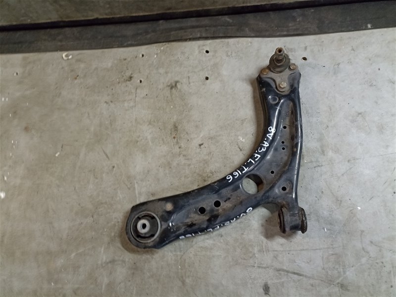 Рычаг AUDI A3 8V передний левый (б/у)