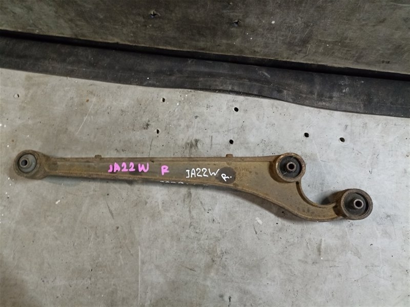Рычаг SUZUKI JIMNY JA22W задний правый (б/у)