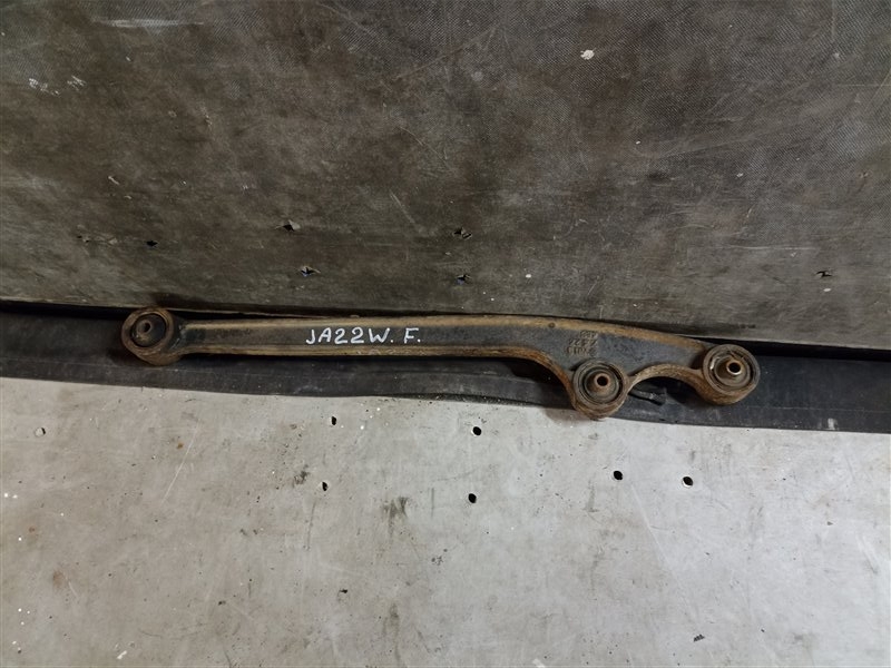 Рычаг SUZUKI JIMNY JA22W передний правый (б/у)