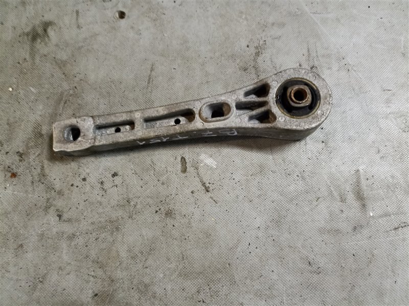 Подушка двигателя VOLKSWAGEN PASSAT B7 CAX(A) (б/у)