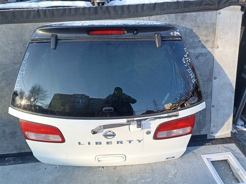 Дверь 5-я NISSAN LIBERTY RM12 (б/у)