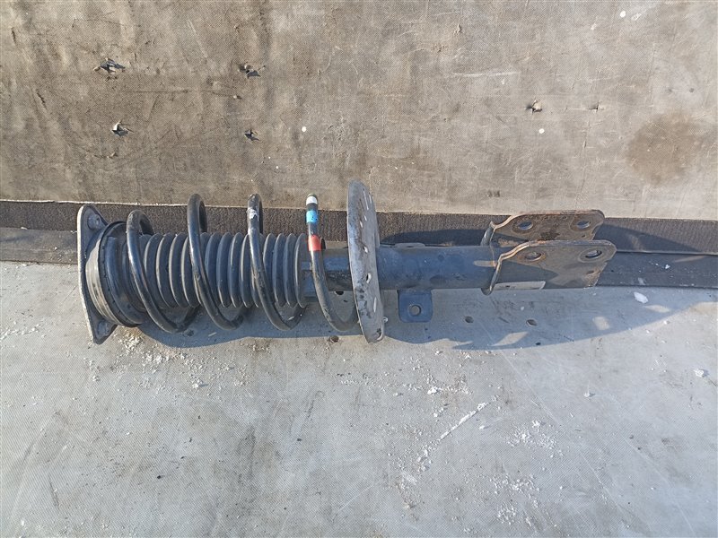 Стойка PEUGEOT 308 T9 BH01 (10JBHY) передняя левая (б/у)