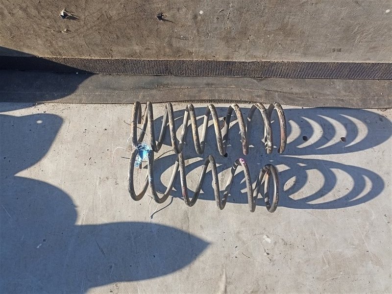 Пружина SUZUKI JIMNY JA22W K6AT задняя (б/у)