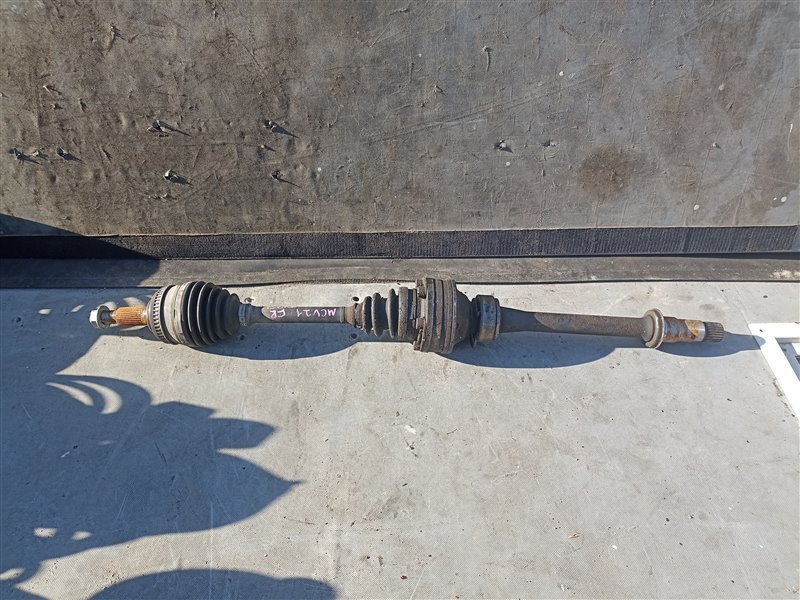 Привод TOYOTA CAMRY GRACIA MCV21 2MZ-FE передний правый (б/у)