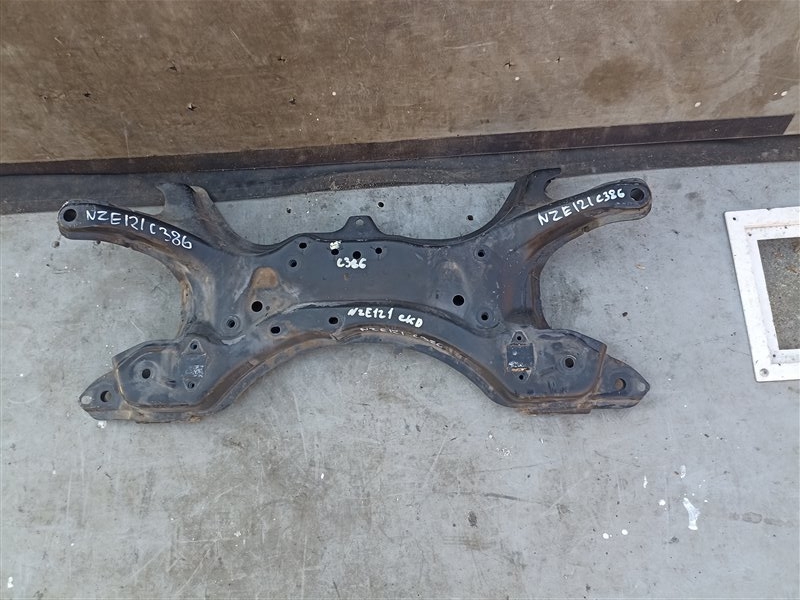 Балка под двс TOYOTA COROLLA SPACIO NZE121 1NZ-FE (б/у)