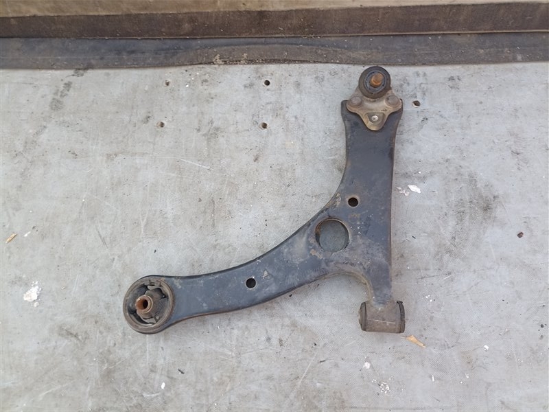 Рычаг TOYOTA COROLLA SPACIO NZE121 передний левый (б/у)