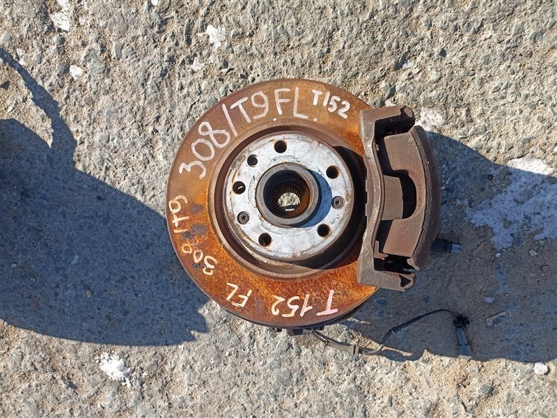 Ступица PEUGEOT 308 T9 BH01 (10JBHY) передняя левая (б/у)