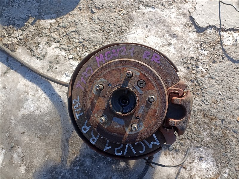 Ступица TOYOTA CAMRY GRACIA MCV21 2MZ-FE задняя правая (б/у)