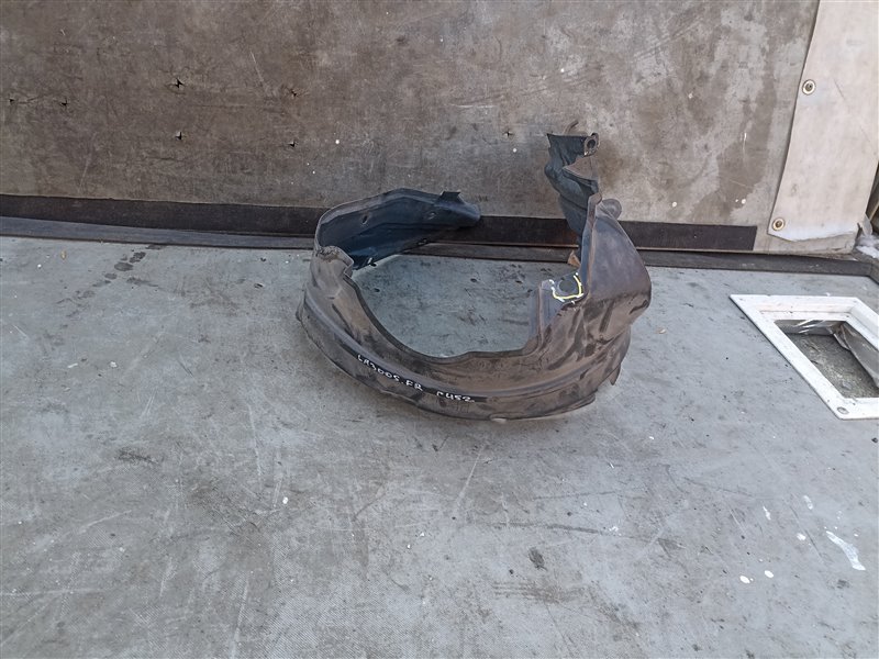 Подкрылок DAIHATSU MIRA E:S LA300S передний правый (б/у)