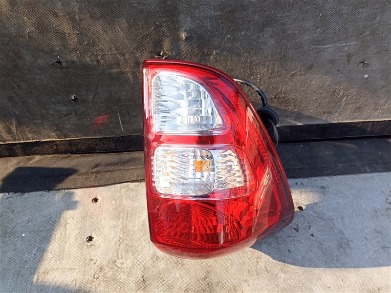 Стоп-сигнал TOYOTA RUSH J200E левый (б/у)