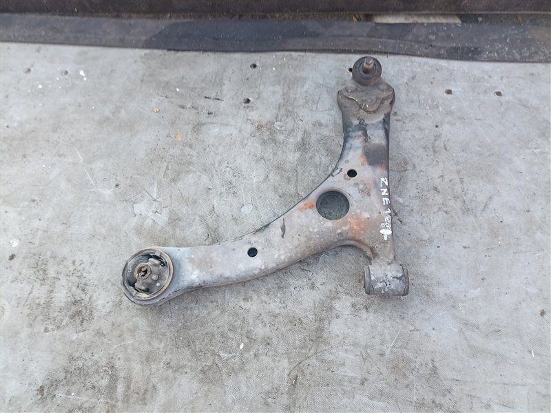 Рычаг TOYOTA WISH ZNE10 передний левый (б/у)