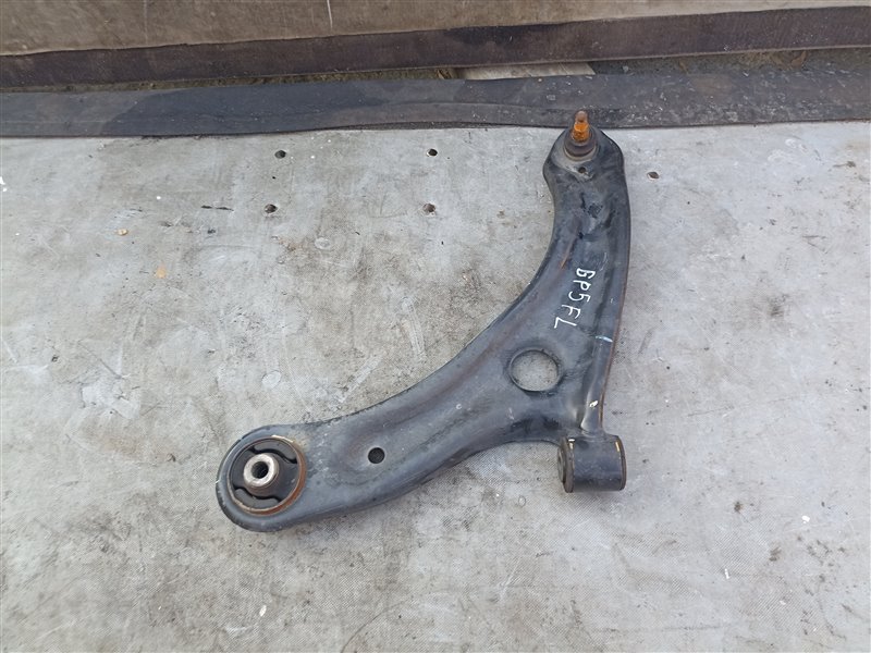 Рычаг HONDA FIT GK3 передний левый (б/у)