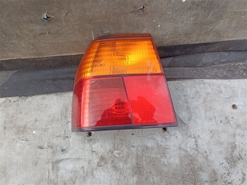 Стоп-сигнал TOYOTA CAMRY SV40 левый (б/у)