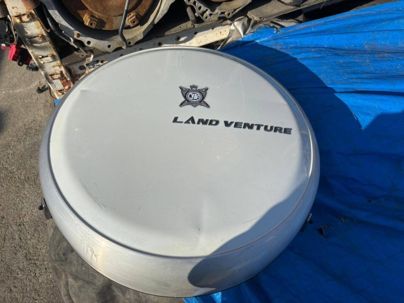 Колпак запасного колеса SUZUKI JIMNY SIERRA JB43W (б/у)