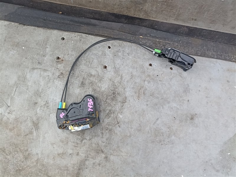 Замок двери MITSUBISHI DELICA D2 MB36S передний левый (б/у)