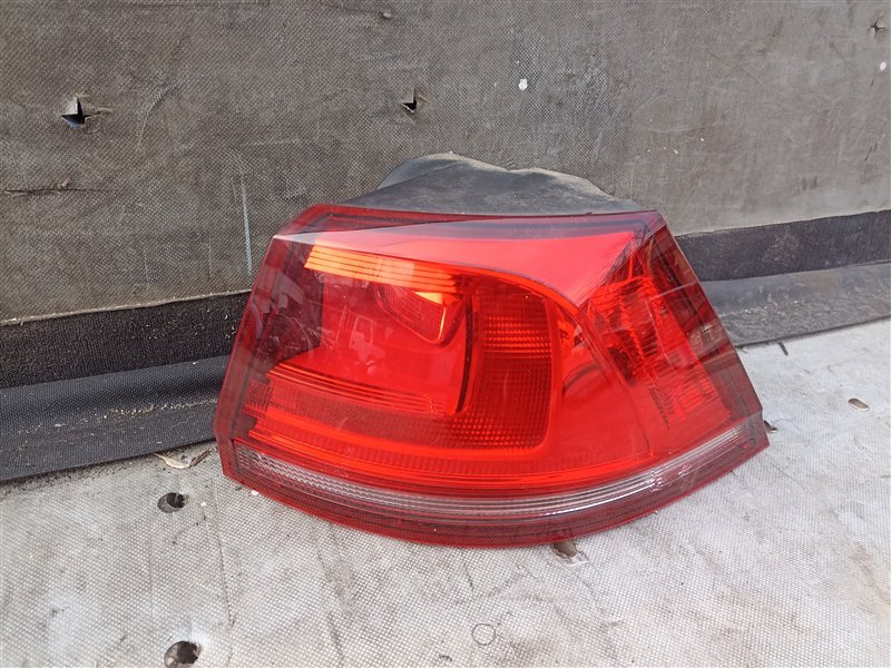 Стоп-сигнал VOLKSWAGEN GOLF 7 VARIANT 5G5 правый (б/у)