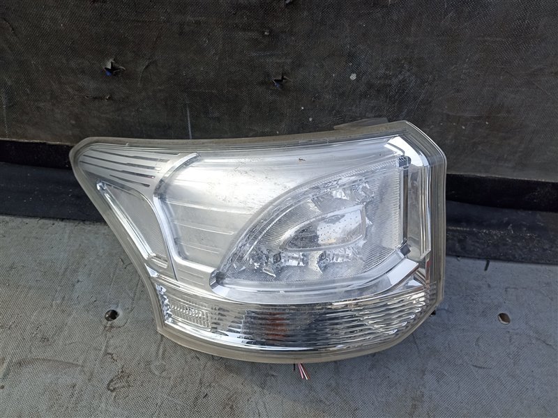 Стоп-сигнал MITSUBISHI OUTLANDER GG2W левый (б/у)