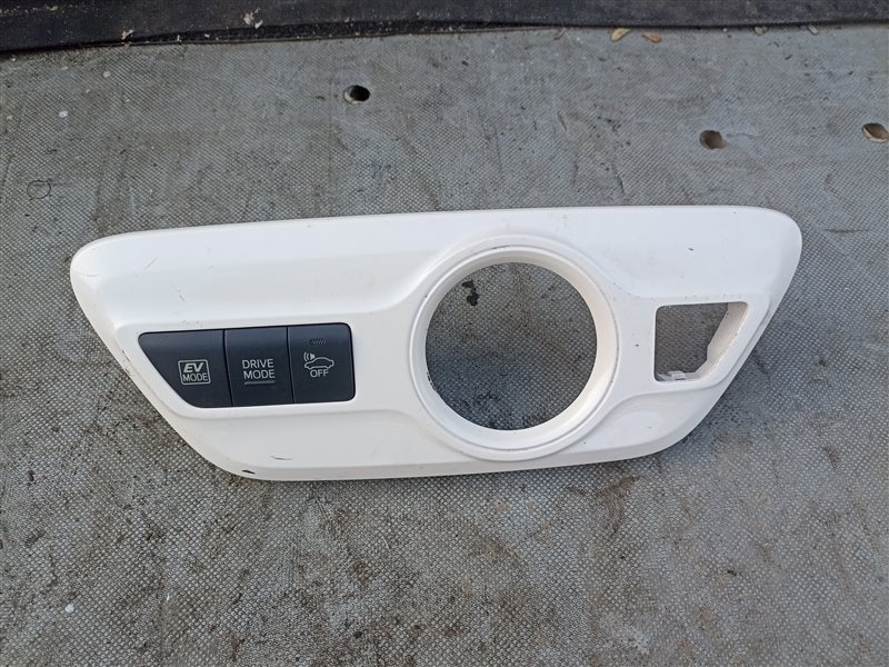 Консоль кпп TOYOTA PRIUS ZVW50 (б/у)