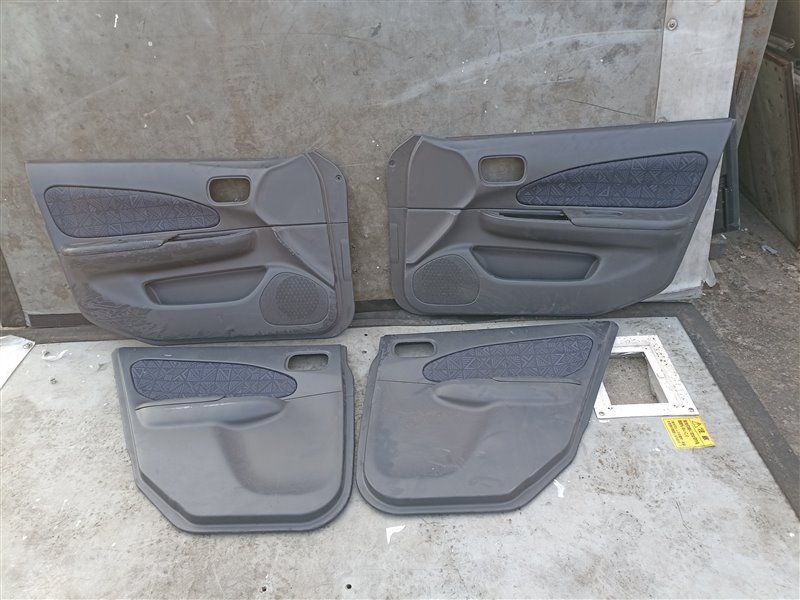 Обшивка дверей NISSAN WINGROAD WFY11 (б/у)