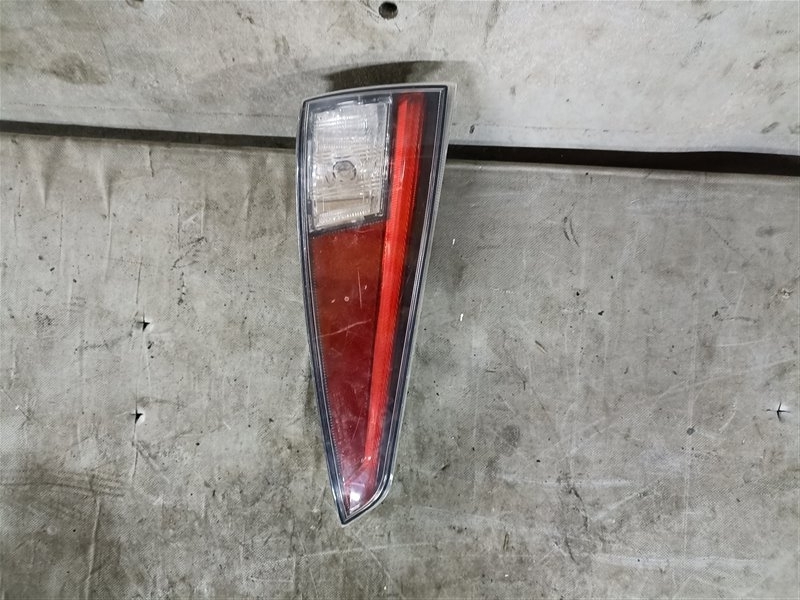 Стоп-сигнал TOYOTA PRIUS ZVW50 левый (б/у)