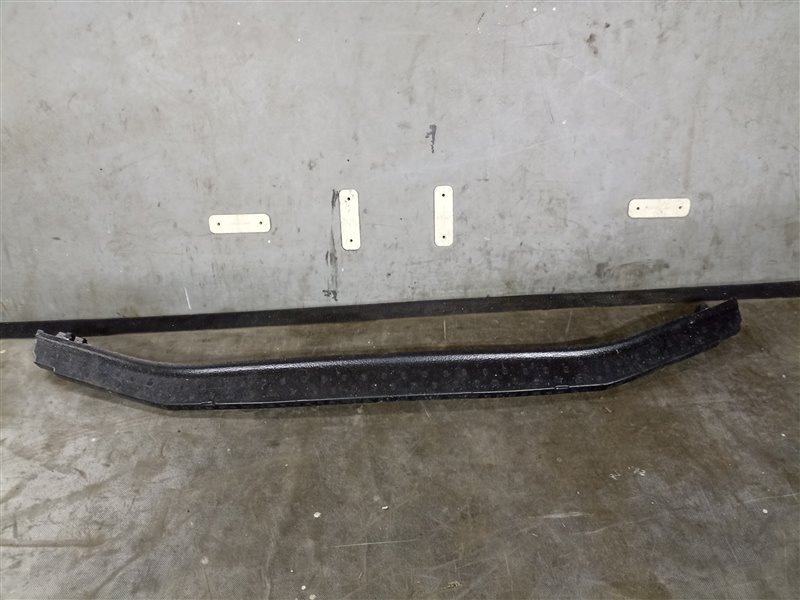 Пенопласт в бампер TOYOTA NOAH ZWR90 передний (б/у)