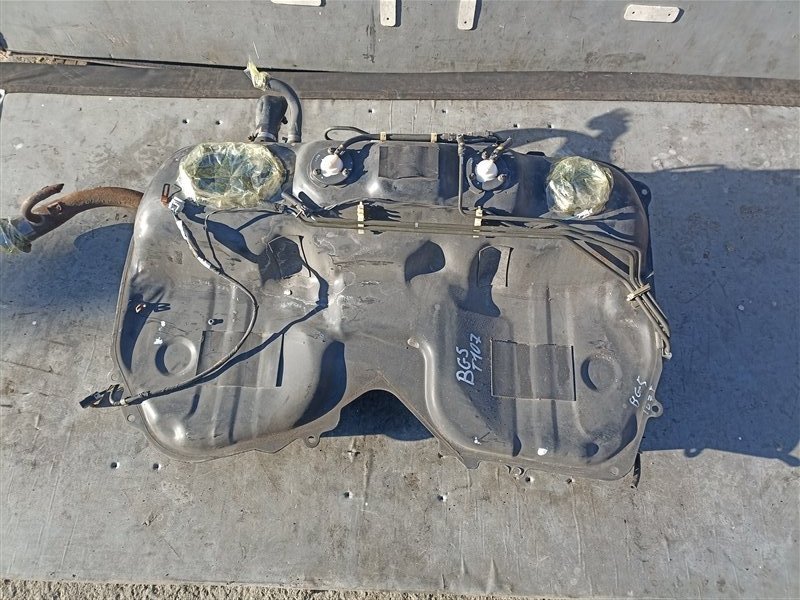 Бензобак SUBARU LEGACY BG5 EJ20H (б/у)