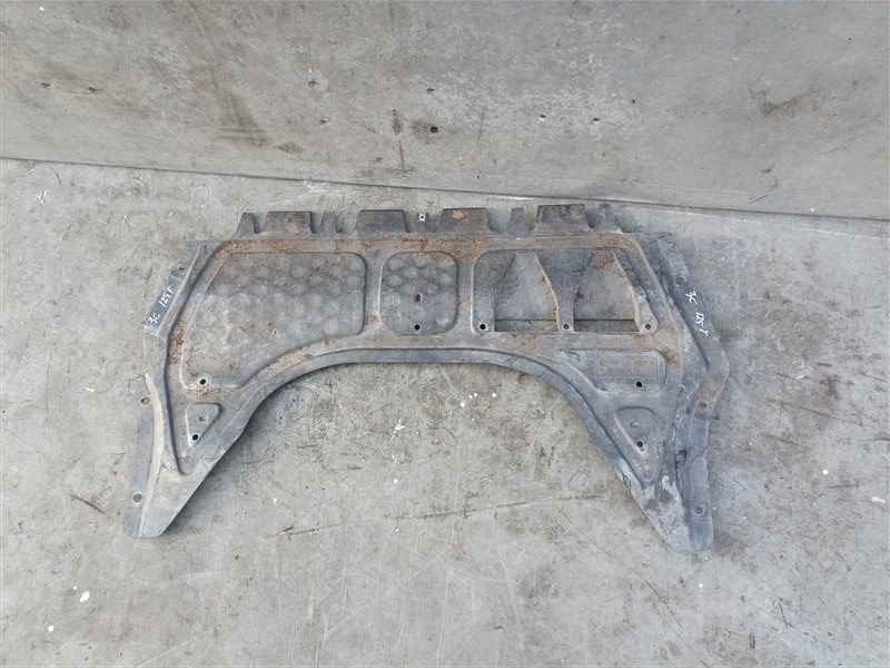 Защита двигателя VOLKSWAGEN GOLF 5 1K1 (б/у)