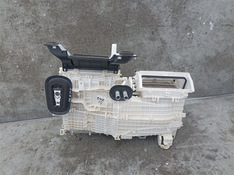 Печка TOYOTA NOAH ZWR90 передняя (б/у)