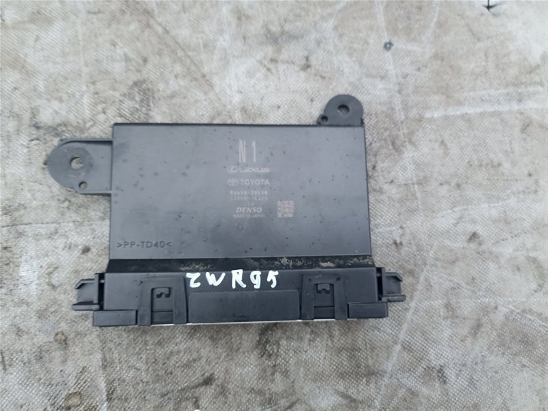 Блок управления печкой TOYOTA NOAH ZWR90 (б/у)