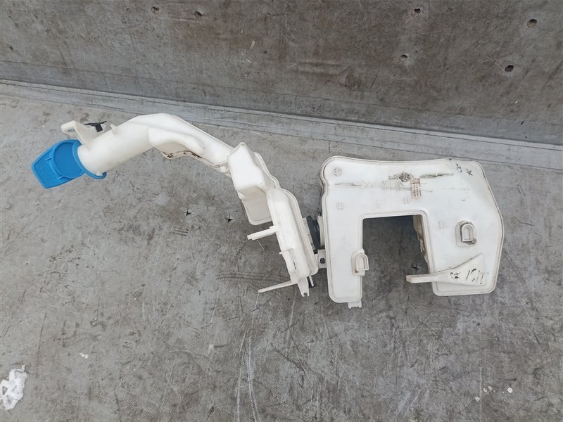 Бачок стеклоомывателя VOLKSWAGEN PASSAT VARIANT B7 (б/у)