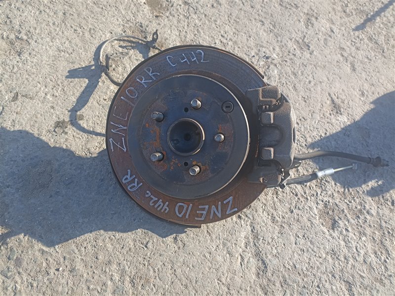 Ступица TOYOTA WISH ZNE10 1ZZ-FE задняя правая (б/у)