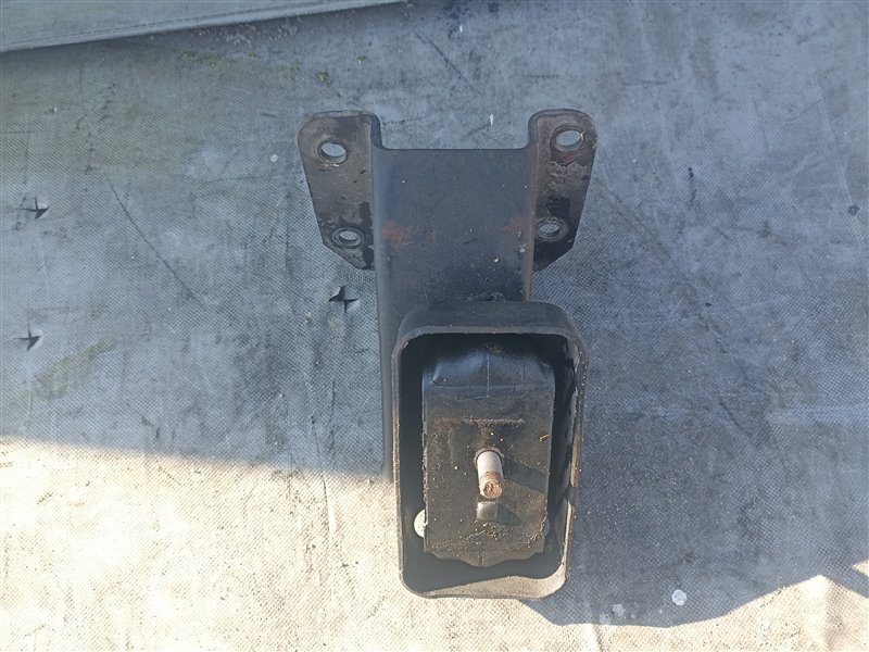 Подушка двигателя MAZDA BONGO SE58T D5 правая (б/у)