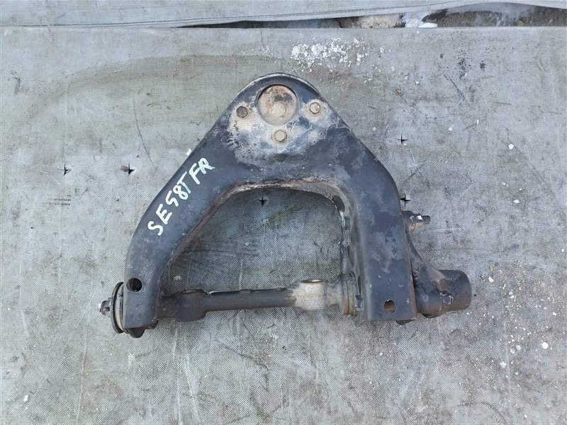 Рычаг верхний MAZDA BONGO SE58T D5 передний правый (б/у)