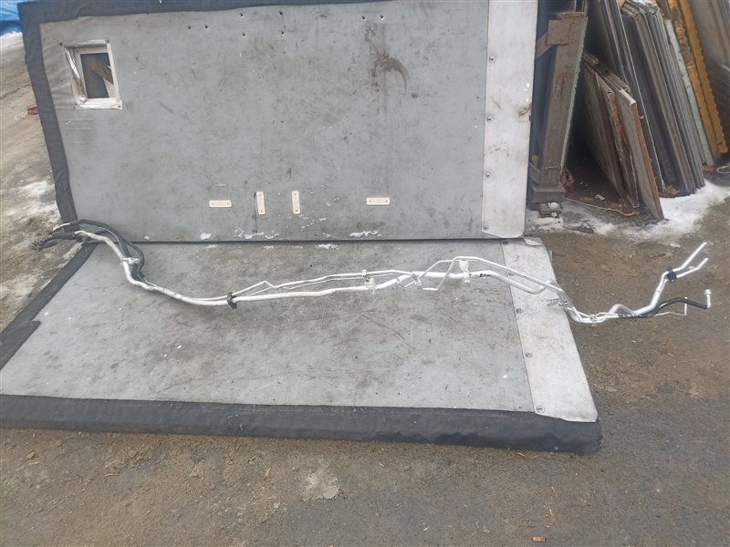 Шланг кондиционера TOYOTA NOAH ZWR95 2ZR-FXE (б/у)