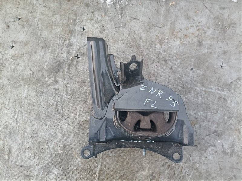 Подушка двигателя TOYOTA NOAH ZWR95 2ZR-FXE левая (б/у)