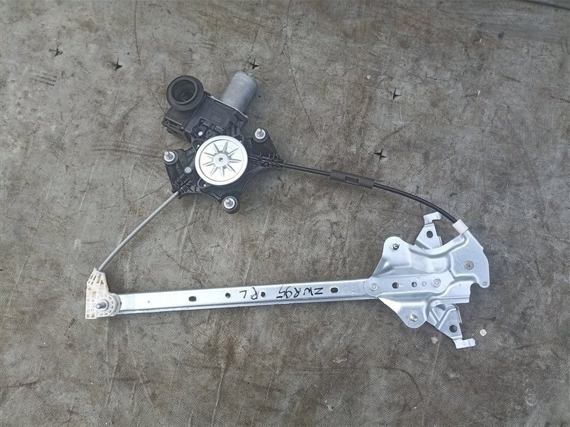 Стеклоподъемник TOYOTA NOAH ZWR90 задний правый (б/у)