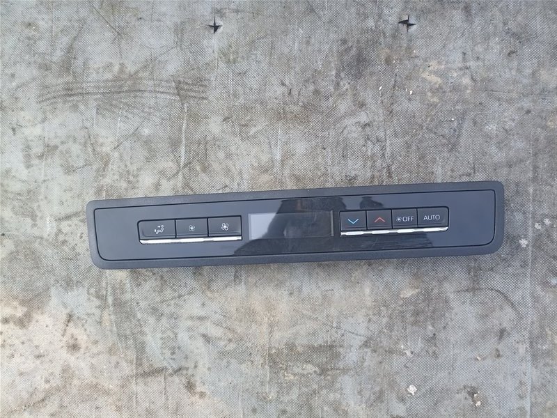 Климат-контроль TOYOTA NOAH ZWR90 задний (б/у)