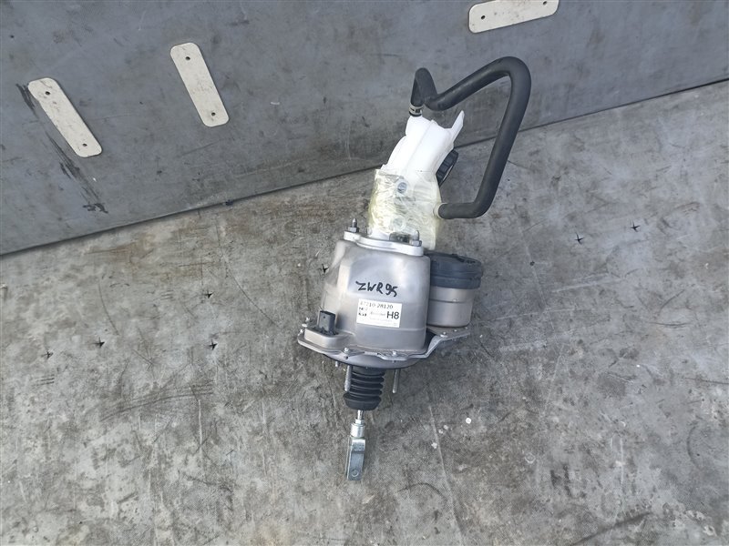 Главный тормозной цилиндр TOYOTA NOAH ZWR95 2ZR-FXE (б/у)