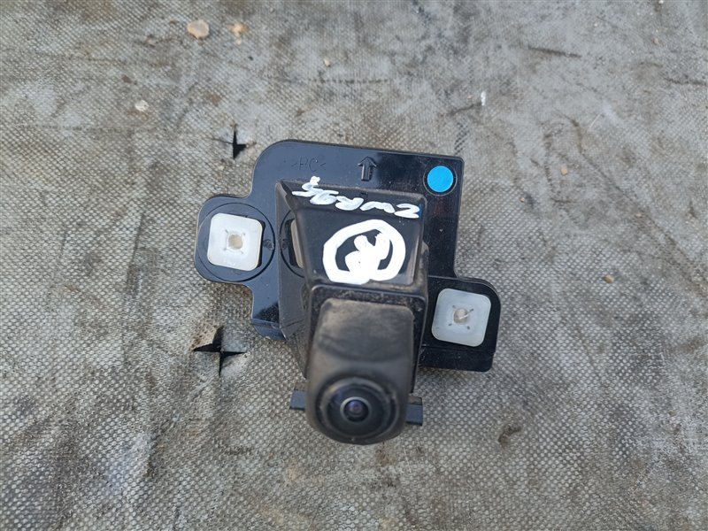 Камера заднего вида TOYOTA NOAH ZWR90 (б/у)