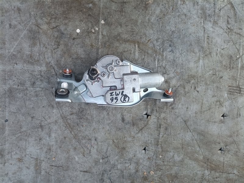 Мотор дворников TOYOTA NOAH ZWR90 задний (б/у)